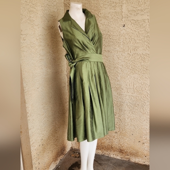 Willow Glenn New York GOURGUES DRESS 🤩🤩🤩🤩 - Picture 3 of 4